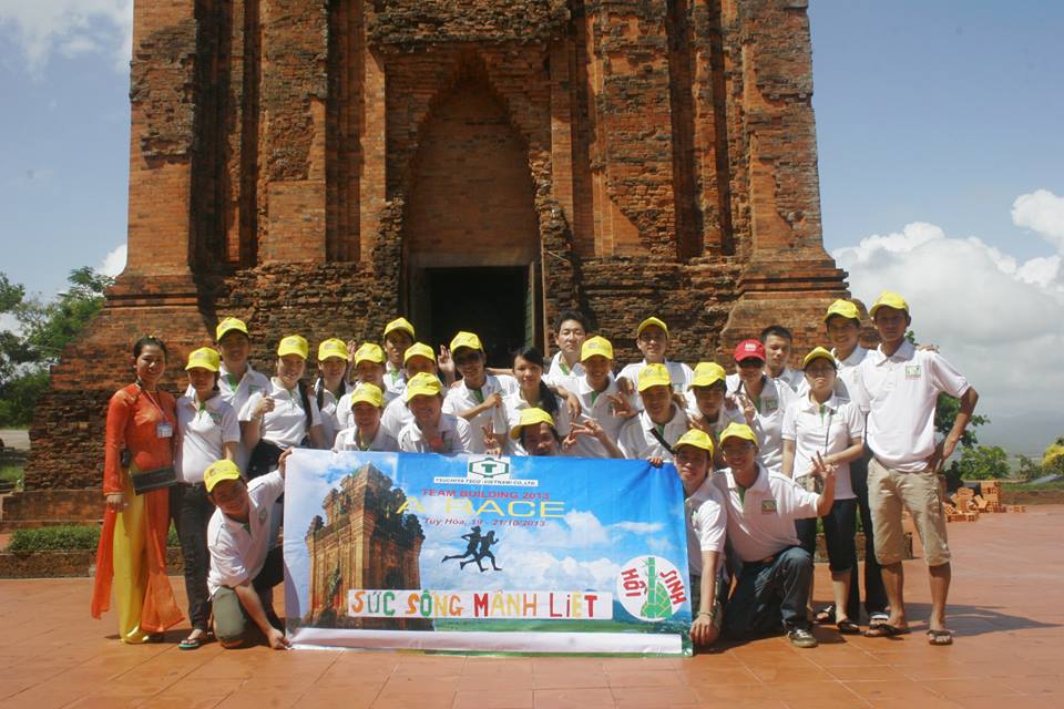 Teambuilding với Bách Tùng Việt Teambuilding với Bách Tùng Việt